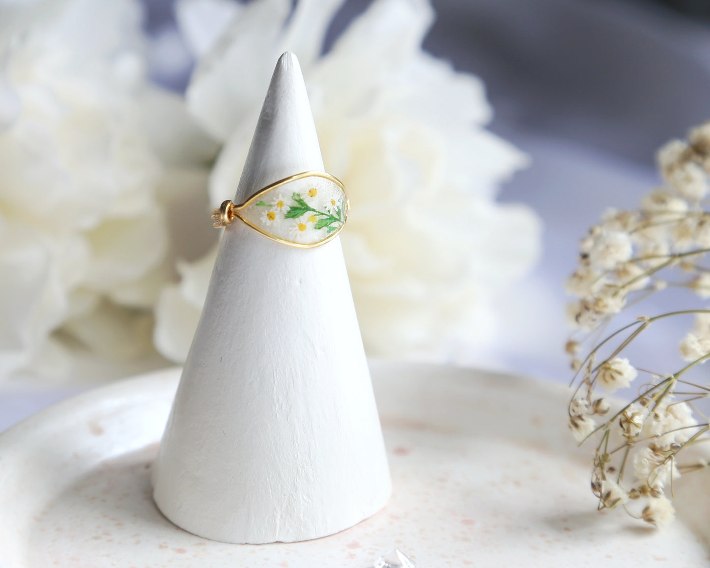 White Daisy Flower Ring / Gold & Silver