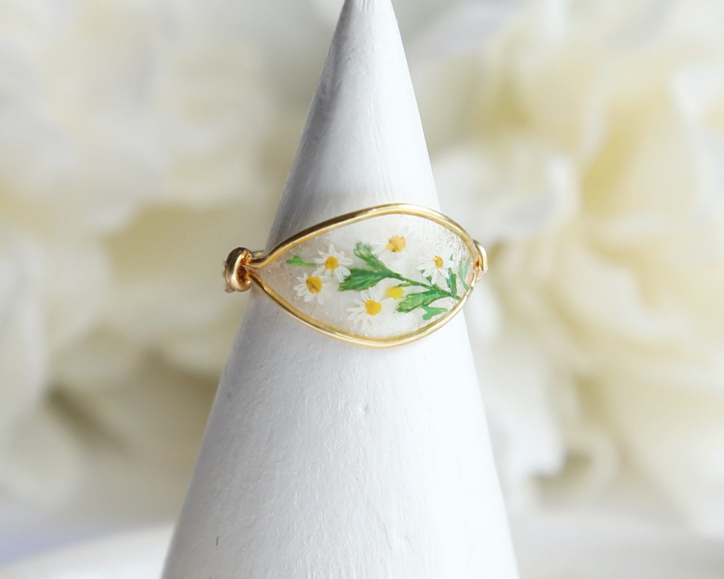 White Daisy Flower Ring / Gold & Silver