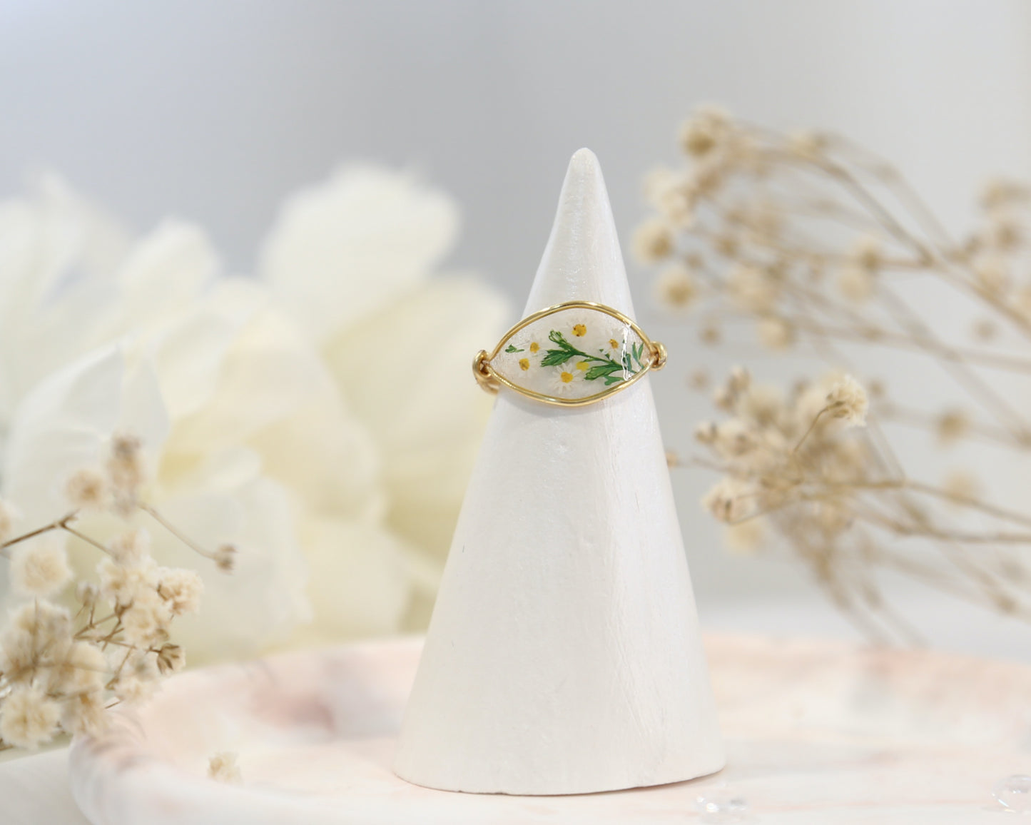 White Daisy Flower Ring / Gold & Silver