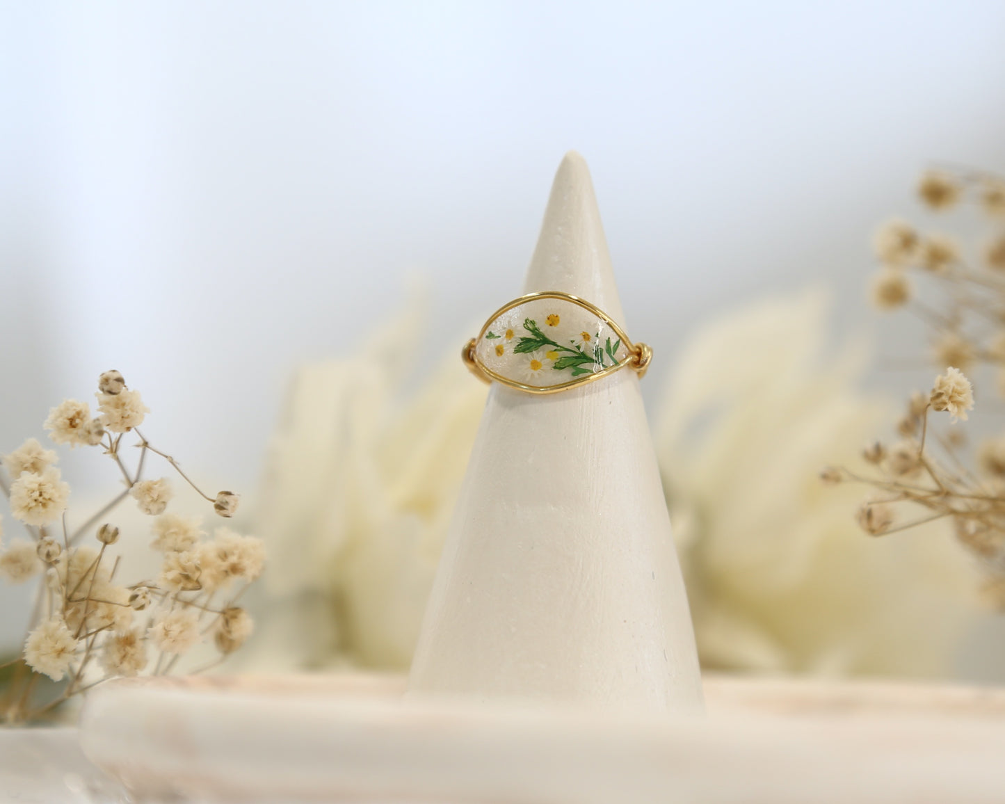 White Daisy Flower Ring / Gold & Silver