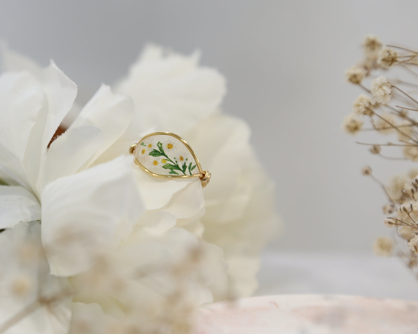 White Daisy Flower Ring / Gold & Silver