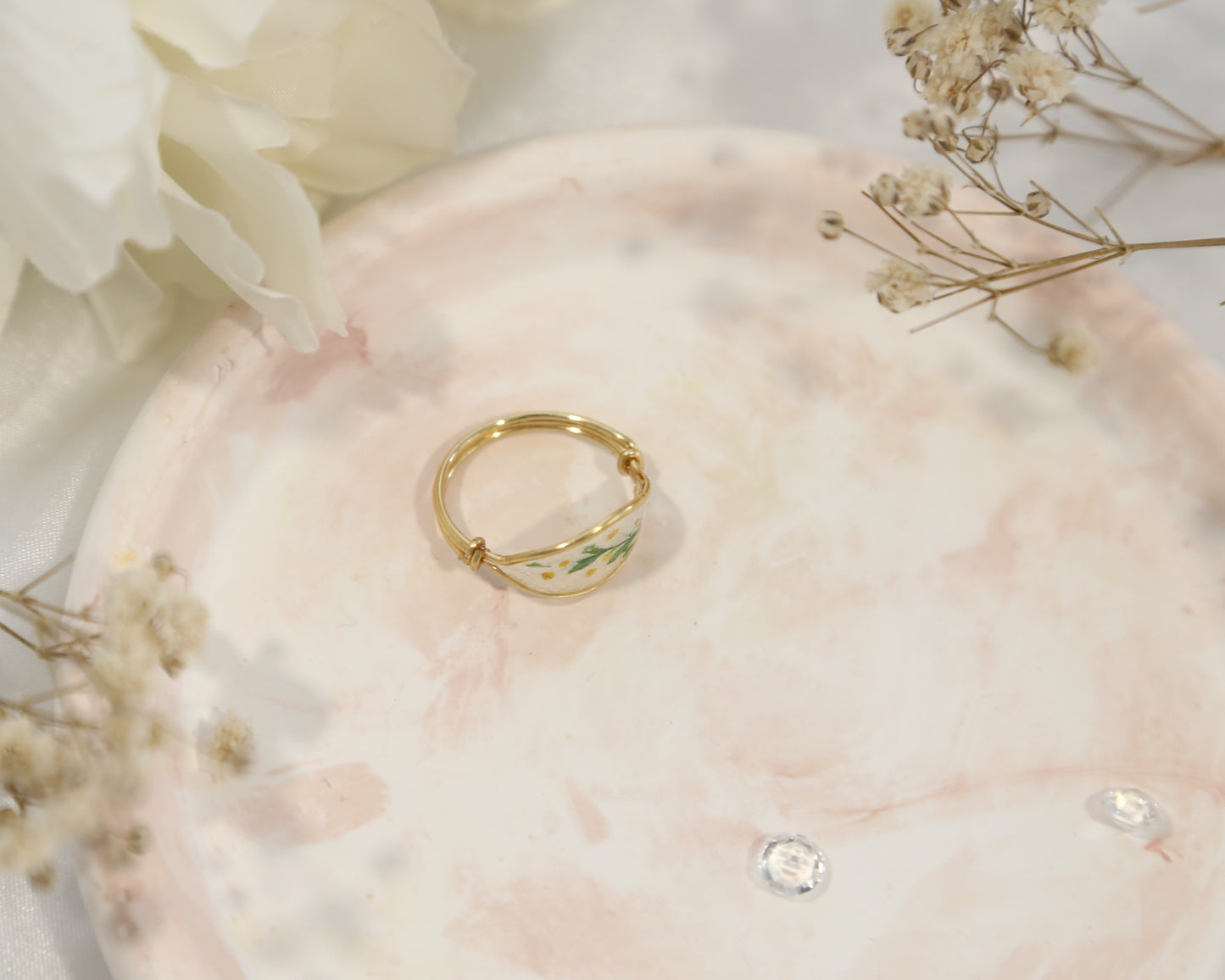 White Daisy Flower Ring / Gold & Silver