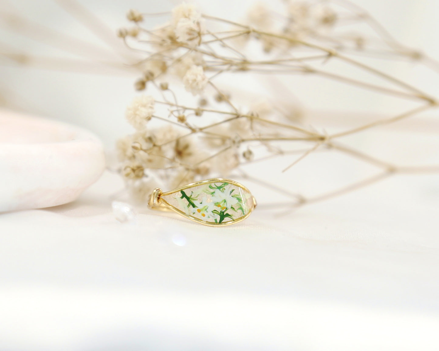 White Lily Flower Ring / Gold & Silver