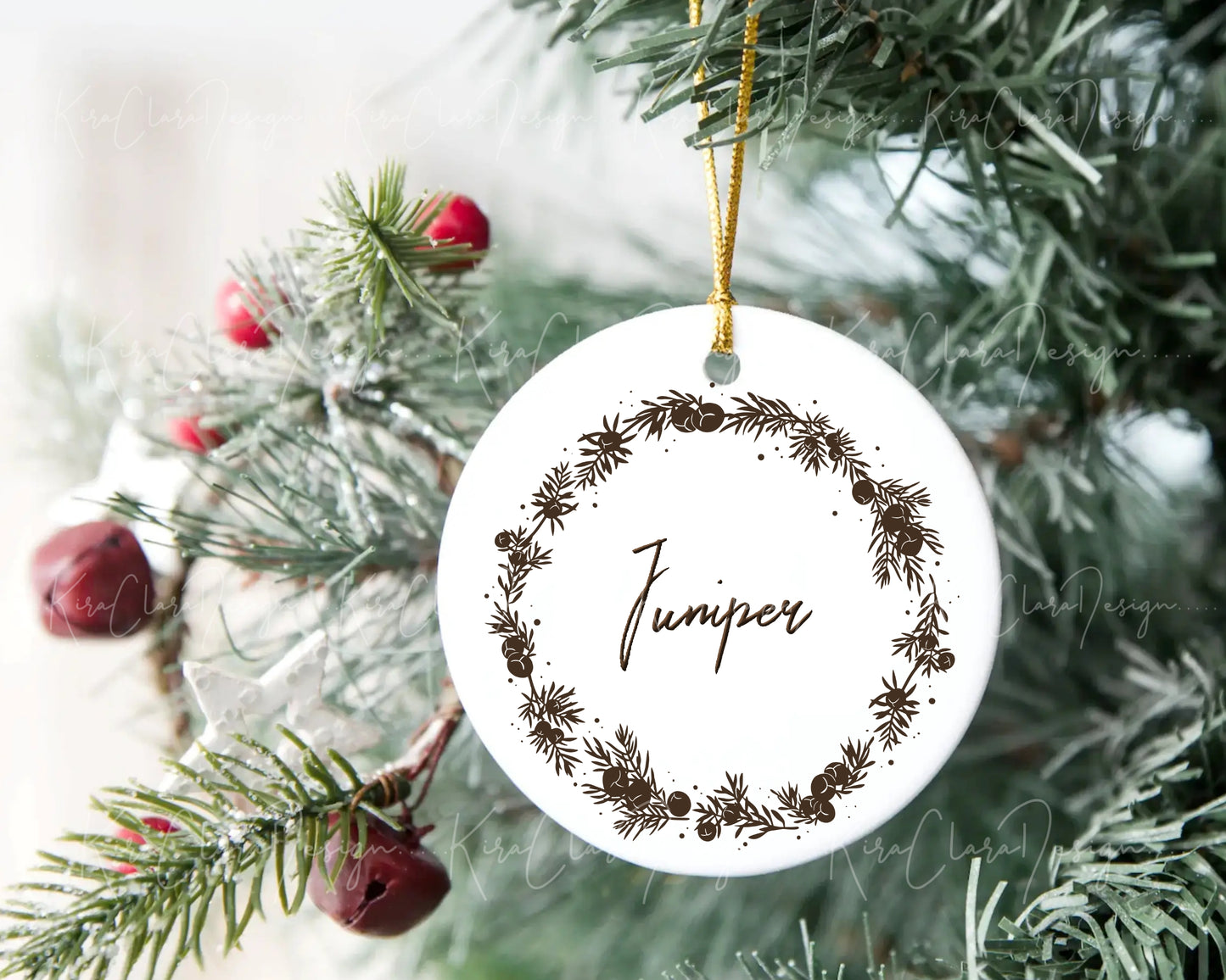 Juniper ( Juniperus ) Full Wreath Clipart